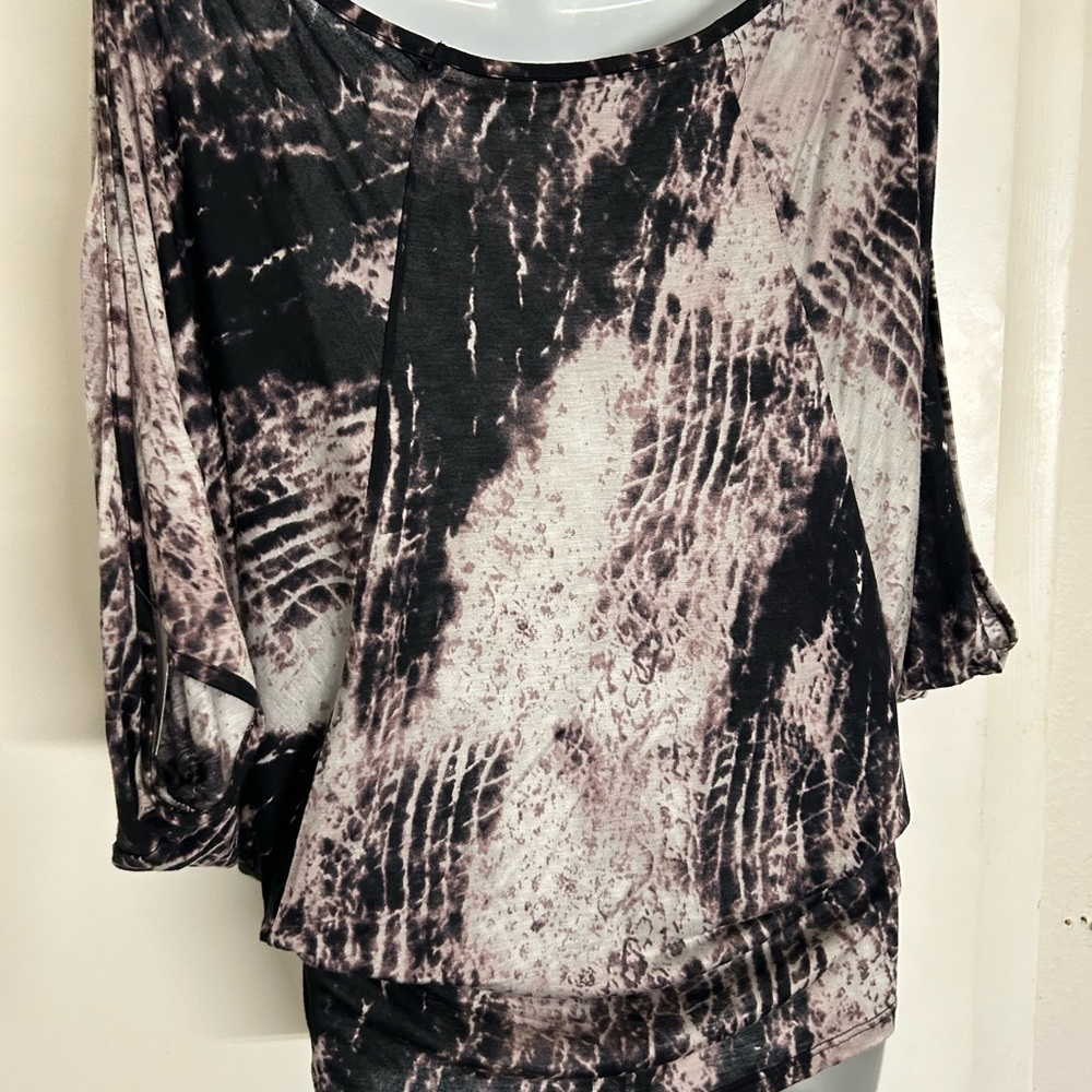 Bejewel Black and Cream Graphic Blouse Relaxed Fit